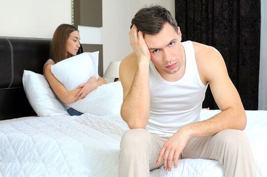 ينزعج الرجل من الإفرازات المرضية عندما يكون متحمسًا